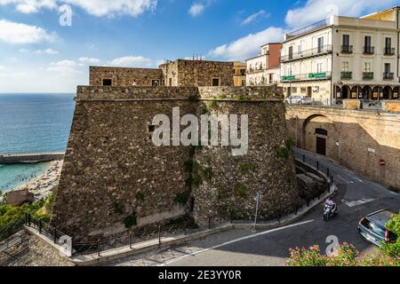 Eingang von Castello Murat oder von den Aragonesen im 15. Jahrhundert, Pizzo, Kalabrien, Italien gebaut Stockfoto