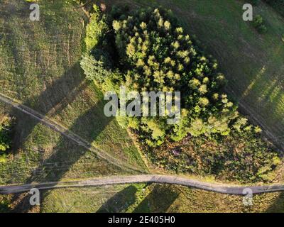 Beskids Berge in Polen. Luftdrohnenaufnahme von Zywiec Beskids (Beskid Zywiecki) bei Milowka. Stockfoto