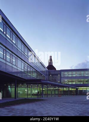 Sportschulzentrum Dresden, deutschland, deutschland, Germania, Alemania Architekt: Meyer und Bassin 2007, Neubau Schule und Sporthalle Stockfoto