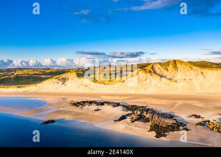 Die Küste zwischen Kiltoorish Bay Beach und der Sheskinmore Bay zwischen Ardara und Portnoo in Donegal - Irland. Stockfoto