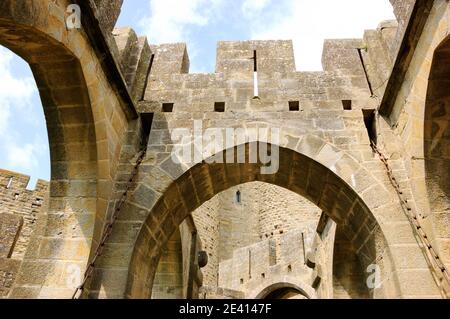 Eintritt in die mittelalterliche Stadt Carcassone, Frankreich. UNESCO-Weltkulturerbe. Stockfoto