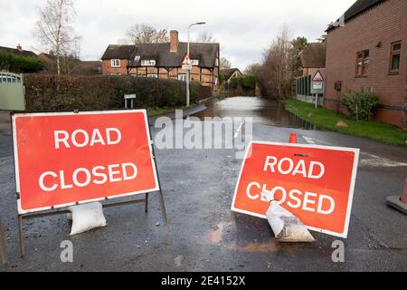 Mythe Lane, Witherley, Leicestershire, nach Sturm Christoph führen zu schweren Überschwemmungen. Die Gasse, die zum kleinen Dorf Witherley führt, ist völlig unpassierbar. Stockfoto