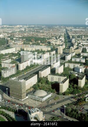 Blick vom Fernsehturm in Richtung Karl-Marx-Allee Stockfoto