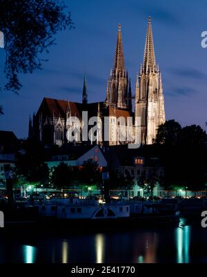 Blick von Norden ¸ber die Donau, Abendstimmung Stockfoto