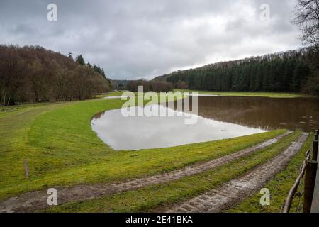 Pickering, England, Großbritannien, 22. Januar 2021. Die Stadt entkommt der Überschwemmung während des Sturms Christoph, trotz Rekordwasserstand hinter dem bund-System. Stockfoto