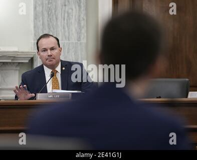 Washington, Usa. Januar 2021. Senator Mike Lee spricht bei den Senatsanhörungen zur Nominierung von Wirtschaft, Wissenschaft und Verkehr, um die erwartete Nominierung von Peter Buttigieg von Indiana zum Verkehrsminister in Washington, DC am Donnerstag, 21. Januar 2021 zu prüfen. Foto von Ken Cedeno/UPI Kredit: UPI/Alamy Live Nachrichten Stockfoto