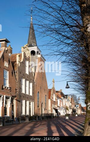 Breahûs ist ein reformiertes Kirchengebäude in Balk Auf dem Kanal 'de LUTs' in der niederländischen Provinz Friesland Stockfoto