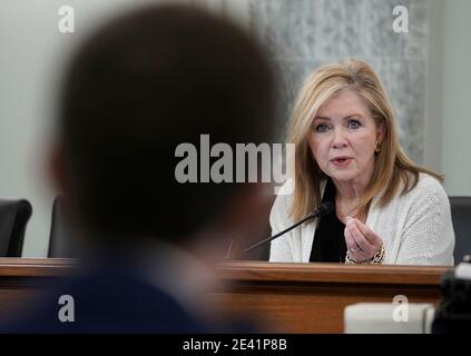 Vereinigte Staaten Senator Marsha Blackburn (Republikaner von Tennessee) spricht bei der Senate Commerce, Science, and Transportation Nomination Hearings, um die erwartete Nominierung von Peter Buttigieg von Indiana zum Minister für Verkehr in Washington, DC am Donnerstag, 21. Januar 2021 zu prüfen. Quelle: Ken Cedeno/Pool via CNP weltweit Stockfoto