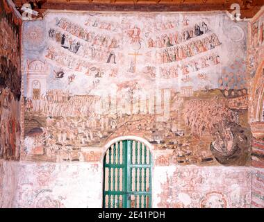 Interior con pinturas murallas, el juicio final/Fresko Jüngstes Gericht Stockfoto