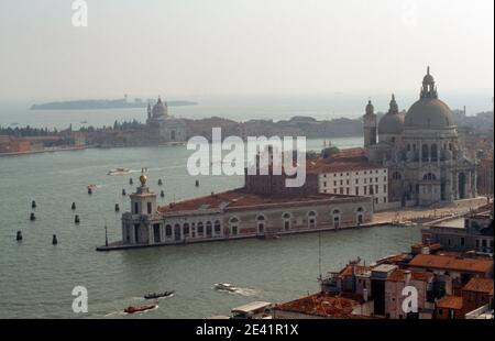 Dogana del Mar und Santa Maria della Salute Stockfoto