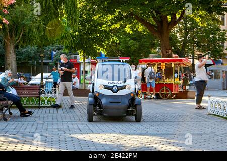 Polizei Elektroauto patrouillieren sultanahmet Platz in Istanbul. Stockfoto