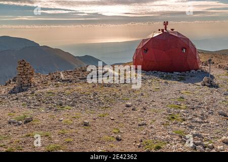 Mario Pelino Hütte, oben auf dem Monte Amaro. Nationalpark Maiella, Abruzzen, Italien, Europa Stockfoto