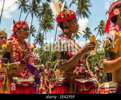 Traditioneller Milamala-Tanz der Trobriand-Inseln während des Festivals der freien Liebe, Kwebwaga, Papua-Neuguinea Stockfoto