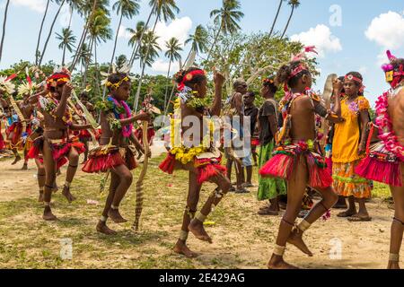 Traditioneller Milamala-Tanz der Trobriand-Inseln während des Festivals der freien Liebe, Kwebwaga, Papua-Neuguinea Stockfoto