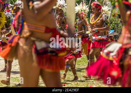 Traditioneller Milamala-Tanz der Trobriand-Inseln während des Festivals der freien Liebe, Kwebwaga, Papua-Neuguinea Stockfoto