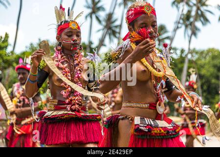 Traditioneller Milamala-Tanz der Trobriand-Inseln während des Festivals der freien Liebe, Kwebwaga, Papua-Neuguinea Stockfoto