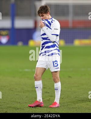 Stadt Duisburg, Deutschland. 20. Jan 2021. firo: 20.01.2021, Fußball, 3. Bundesliga, Saison 2020/2021, MSV Duisburg - 1.FC Magdeburg 1: 2 Julian Hettwer, MSV, Enttauschung Quelle: dpa/Alamy Live News Stockfoto