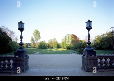 Blick vom Neuen Schloß auf den Park Stockfoto