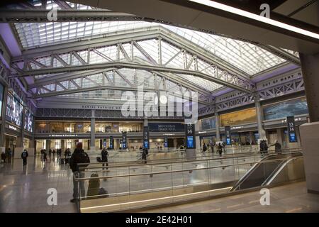 Die neue Moynihan Train Hall im alten Postgebäude ist die neue Ergänzung zur Penn Station in New York City. Stockfoto