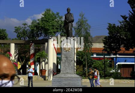 Guacara, Carabobo, Venezuela. Januar 2021. Januar 21, 2021. Fußgängerstatue von Simon Bolivar in der Stadt Guacara, Carabobo Staat. Foto: Juan Carlos Hernandez. Quelle: Juan Carlos Hernandez/ZUMA Wire/Alamy Live News Stockfoto