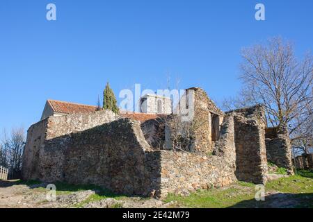 Ruiniertes Haus in Granadilla Dorf. Mittelalterliche Stadt im Jahr 1965 evakuiert, wissen, dass rehabilitiert. Extremadura, Spanien Stockfoto