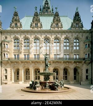 Innenhof mit Hygienia-Brunnen von Joseph von Kramer (1895-1896) Stockfoto