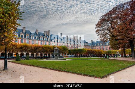 Place des Vosges, der älteste Platz in Paris in Île de France, Frankreich Stockfoto