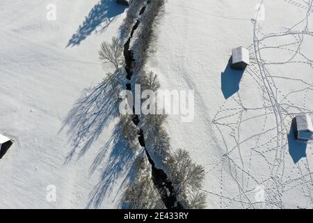 Winterlandschaft von oben, Imst Tirol mit DJI mavic 2 pro Drohne Stockfoto