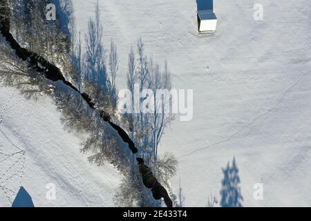 Winterlandschaft von oben, Imst Tirol mit DJI mavic 2 pro Drohne Stockfoto