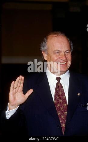 Washington DC. USA, 3. Januar 1997Senator Fred Thompson (R-TN) wird am Eröffnungstag des 105. Kongresses vereidigt.Quelle: Mark Reinstein/MediaPunch Stockfoto