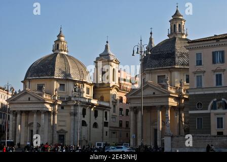 Kirche Santa Maria del Popolo, Piazza del Popolo ("Volksplatz"), Rom, Italien Stockfoto