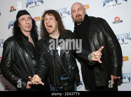 (L-R) die Anvil-Band-Musiker Robb Reiner, Steve 'Lips' Kudlow und Glenn Five kommen bei der Premiere von 'Anvil! The Story of Anvil' am 7. April 2009 im Ägyptischen Theater in Hollywood, Los Angeles, CA, USA. Der Film dokumentiert die Karriere der kanadischen Band Anvil, die in den 1970er Jahren in Toronto begann. Foto von Lionel Hahn/ABACAPRESS.COM Stockfoto