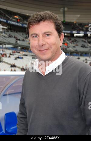 TV-Moderator Pascal Bataille beim Finale des französischen Ligapokals Bordeaux gegen Vannes in Saint-Denis, nördlich von Paris, Frankreich, am 25. April 2009. Bordeaux gewann 4:0. Foto von Thierry Plessis/ABACAPRESS.COM Stockfoto