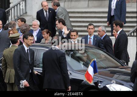 Der französische Präsident Nicolas Sarkozy verlässt am 27 2009. April das Prado-Museum in Madrid, Spanien. Foto von Witt-Niviere/Pool/ABACAPRESS.COM Stockfoto