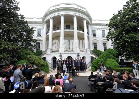 US-Präsident Barack Obama begrüßt menís 11. Mai 2009 die Basketballmannschaft der University of North Carolina auf dem South Lawn des Weißen Hauses in Washington, DC, USA. Foto von Olivier Douliery/ABACAPRESS.COM Stockfoto