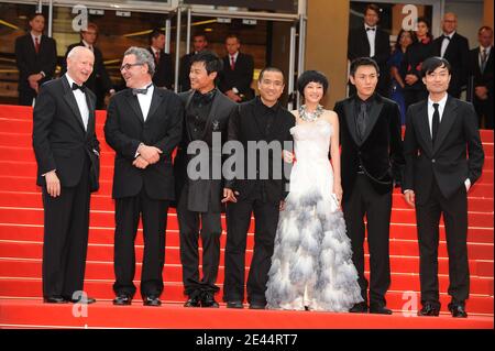 Gilles Jacob, der chinesische Schauspieler Chen Sicheng, der Regisseur Lou Ye, die Schauspielerin Tan Zhuo, der Schauspieler Qin Hao und der Schauspieler Wu Wei bei der Vorstellung von 'Spring Fever' während der 62. Filmfestspiele von Cannes im Palais des Festivals in Cannes, Frankreich, am 14. Mai 2009. Foto von Nebinger-Orban/ABACAPRESS.COM Stockfoto