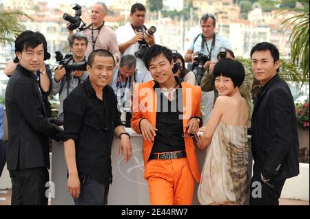 Wu Wei, Regisseur Lou Ye, Schauspielerin Tan Zhuo, Schauspieler Qin Hao und Chen Sicheng nehmen an der Fotoschau 'Spring Fever' Teil, die am 14. Mai 2009 im Palais des Festivals während der 62. Internationalen Filmfestspiele von Cannes in Cannes, Frankreich, stattfand. Foto von Nebinger-Orban/ABACAPRESS.COM Stockfoto