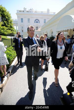 Der Schauspieler Pierce Brosnan und seine Frau Keely Shaye-Smith haben am 19. Mai 2009 eine private Tour durch das Weiße Haus in Washington, DC, USA. Foto von Olivier Douliery/ABACAPRESS.COM Stockfoto