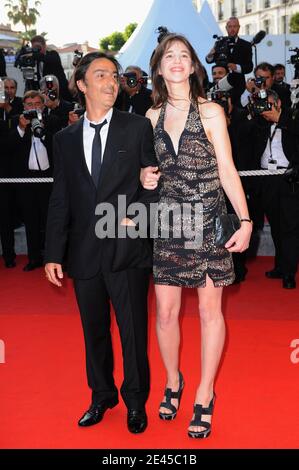 Charlotte Gainsbourg und Yvan Attal, die zur Vorführung von "Coco Chanel & Igor Strawinsky" eintrafen, präsentierten am 24 2009. Mai im Palais des Festivals in Cannes den Hors-Wettbewerb und die Abschlusszeremonie des 62. Filmfestivals in Cannes. Foto von Nebinger-Orban/ABACAPRESS.COM Stockfoto