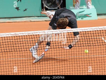 Großbritanniens Andy Murray besiegt am 27. Mai 2009 im Roland Garros Stadion in Paris, Frankreich, 6-3, 2-6, 7-5, 6-4, Italiens Potito in ihrer zweiten Runde des French Open Tennis. Foto von Thierry Plessis/ABACAPRESS.COM Stockfoto