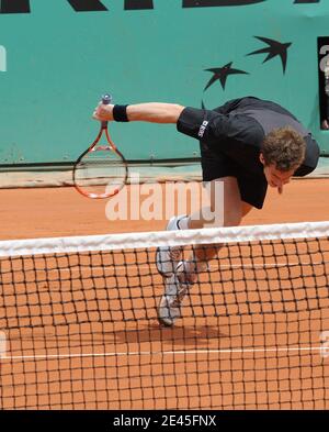 Großbritanniens Andy Murray besiegt am 27. Mai 2009 im Roland Garros Stadion in Paris, Frankreich, 6-3, 2-6, 7-5, 6-4, Italiens Potito in ihrer zweiten Runde des French Open Tennis. Foto von Thierry Plessis/ABACAPRESS.COM Stockfoto