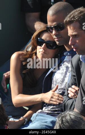 Eva Longoria Parker und Tony Parker beim French Open Tennis von Roland Garros in Paris, Frankreich am 29. Mai 2009. Foto von Gorassini-Guignebourg/ABACAPRESS.COM Stockfoto