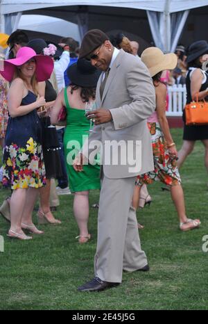 Hip Hop Artist L.L. Cool J beteiligt sich in der Halbzeit an der "Auslosung der Divots" beim Veuve Clicquot Manhattan Polo Classic 2009 auf Governors Island in New York City, USA am März 2009. Foto von Gregorio Binuya/ABACAPRESS.COM (im Bild : L.L. Cool J ) Stockfoto