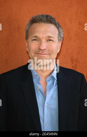 Laurent Ruquier bei der Ankunft im VIP-Bereich 'Le Village' während der French Tennis Open 2009 in der Roland Garros Arena in Paris, Frankreich am 2. Juni 2009. Foto von Gorassini-Guignebourg/ABACAPRESS.COM Stockfoto