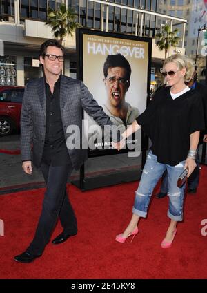 Jim Carrey und Jenny McCarthy bei der Premiere von 'The Hangover' am 2. Juni 2009 im Chinese Theatre in Hollywood, Los Angeles, CA, USA. Foto von Lionel Hahn/ABACAPRESS.COM Stockfoto