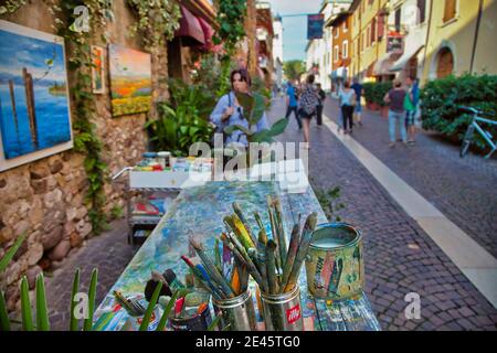 Künstler Palette auf der Straße in Bardolino, Gardasee, Italien. Stockfoto