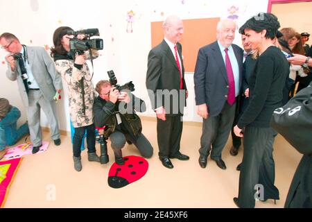 Rachida Dati, Garde des Sceaux, Ministre de la Justice incure, en Presence de Andre Rossinot depute, Maire de Nancy le Centre penitentiaire Nancy-Maxeville, Meurthe et Moselle, Frankreich, le 9 Juin, 2009. Foto Mathieu Cugnot/ABACAPRESS.COM Stockfoto