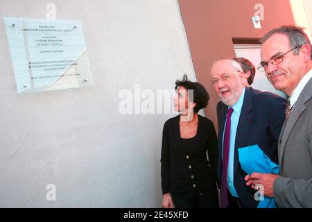 Rachida Dati, Garde des Sceaux, Ministre de la Justice incure, en Presence de Andre Rossinot depute, Maire de Nancy le Centre penitentiaire Nancy-Maxeville, Meurthe et Moselle, Frankreich, le 9 Juin, 2009. Foto Mathieu Cugnot/ABACAPRESS.COM Stockfoto