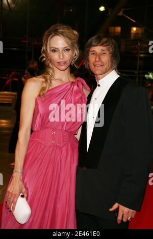 Tonya Kinzinger und ihr Mann kommen am 11. Juni 2009 bei der Abschlussfeier des 49. Monte-Carlo TV Festivals in Monaco an. Foto von Denis Guignebourg/ABACAPRESS.COM Stockfoto