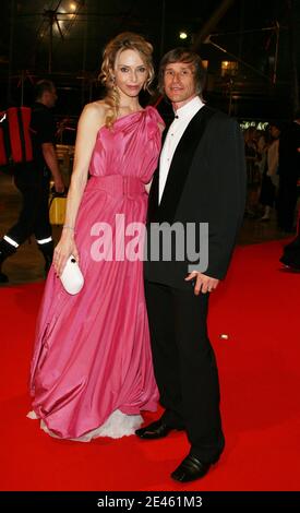 Tonya Kinzinger und ihr Mann kommen am 11. Juni 2009 bei der Abschlussfeier des 49. Monte-Carlo TV Festivals in Monaco an. Foto von Denis Guignebourg/ABACAPRESS.COM Stockfoto